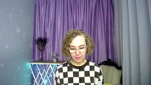queen a n i online show from May 12, 2026, 9:48 am
