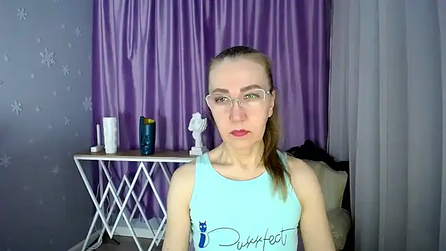 queen a n i online show from February 26, 2025, 12:27 pm