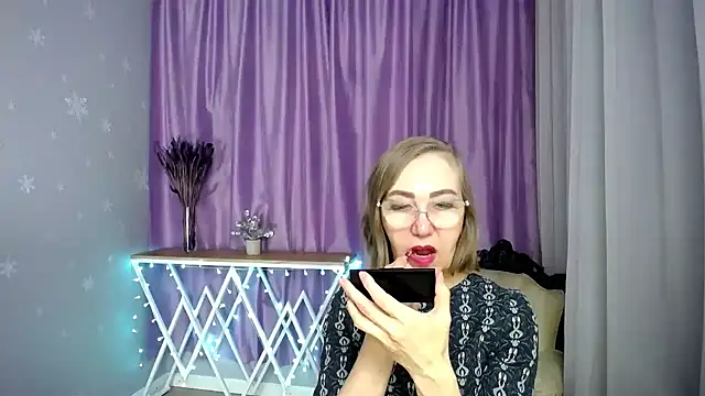 queen a n i online show from April 13, 2026, 7:23 am