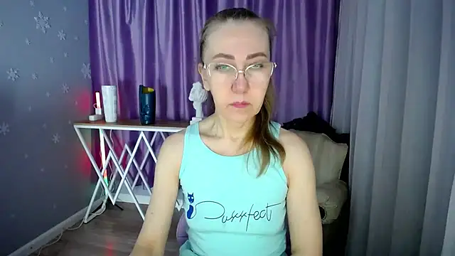 queen a n i online show from February 26, 2025, 5:57 am