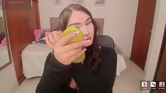 Snapshot of Miley_Baker chatting on February 27, 2026, 3:23 pm Miley Baker online show from February 27, 2026, 3:23 pm