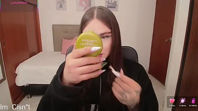 Snapshot of Miley_Baker chatting on January 17, 2026, 2:31 pm Miley Baker online show from January 17, 2026, 2:31 pm