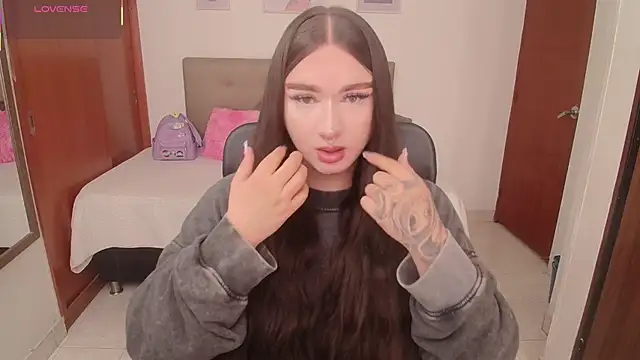 Snapshot of Miley_Baker chatting on February 16, 2026, 4:16 pm Miley Baker online show from February 16, 2026, 4:16 pm