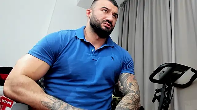 Snapshot of MuscleJohn chatting on January 30, 2025, 1:00 am MuscleJohn online show from January 30, 2025, 1:00 am