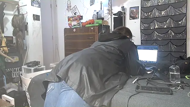 Snapshot of TheHellBilly chatting on October 13, 2025, 1:29 am TheHellBilly online show from October 13, 2025, 1:29 am