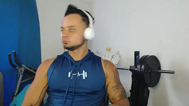 Snapshot of JacobJamess chatting on November 25, 2025, 5:13 pm JacobJamess online show from November 25, 2025, 5:13 pm