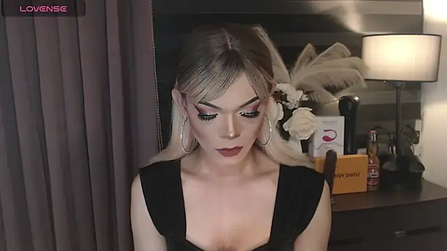 Snapshot of HugecockAlexa chatting on September 15, 2025, 10:37 am HugecockAlexa online show from September 15, 2025, 10:37 am