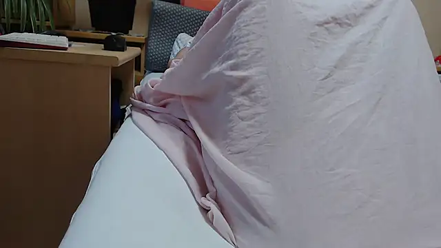 Margaret-milf online show from June 15, 2026, 6:18 pm