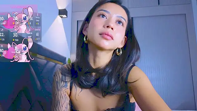 Mia Tin online show from October 14, 2025, 2:07 pm