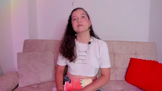 BUUNNY BELLA online show from April 26, 2026, 7:11 pm