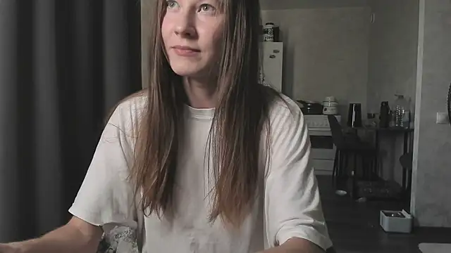 Courtney Luv online show from July 26, 2026, 2:46 pm