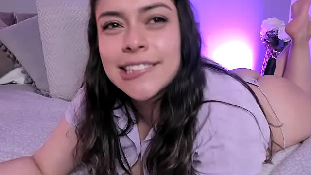 Snapshot of Nicolle_W chatting on March 8, 2025, 6:05 pm Nicolle W online show from March 8, 2025, 6:05 pm