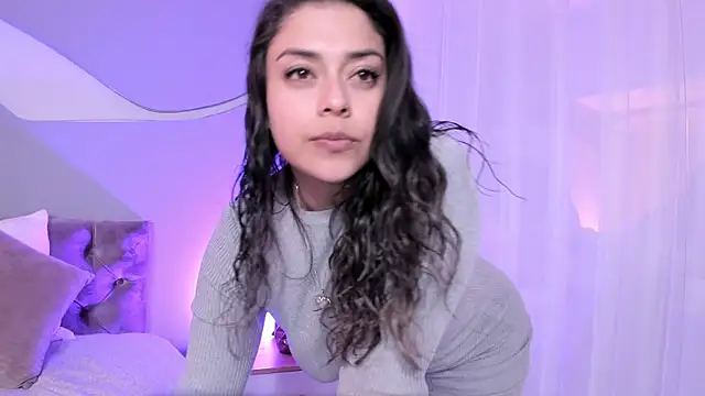 Snapshot of Nicolle_W chatting on February 25, 2025, 2:48 pm Nicolle W online show from February 25, 2025, 2:48 pm