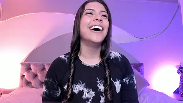 Snapshot of Nicolle_W chatting on February 26, 2025, 11:54 am Nicolle W online show from February 26, 2025, 11:54 am