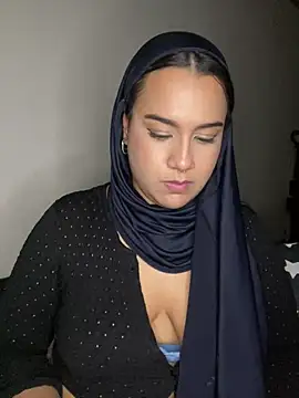 Snapshot of Maryam_yamal chatting on February 28, 2025, 10:50 pm Maryam yamal online show from February 28, 2025, 10:50 pm