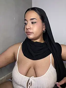 Snapshot of Maryam_yamal chatting on February 9, 2025, 12:39 am Maryam yamal online show from February 9, 2025, 12:39 am