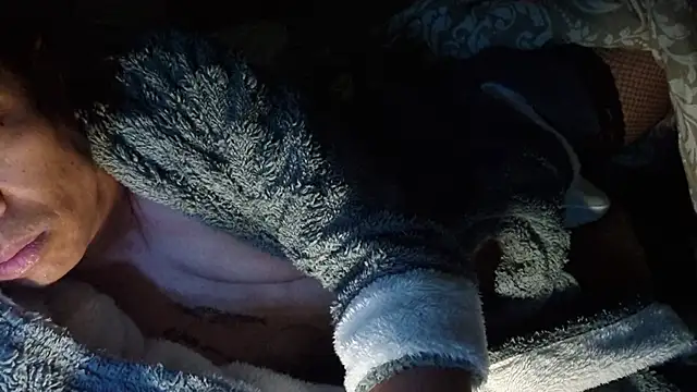 Snapshot of AmateurGuy23 chatting on October 25, 2025, 5:02 pm AmateurGuy23 online show from October 25, 2025, 5:02 pm