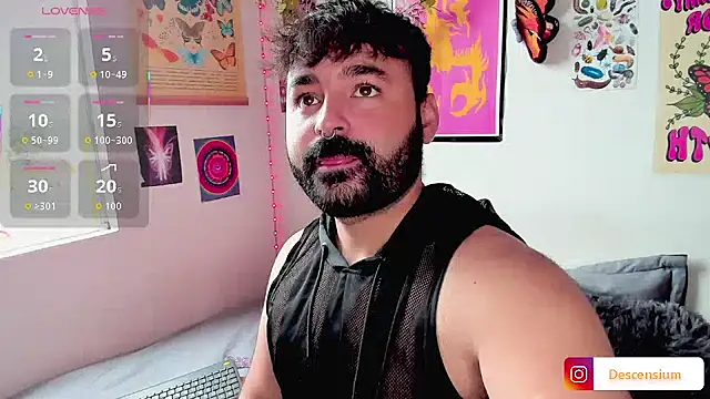 johnnyalx online show from November 3, 2025, 5:05 pm