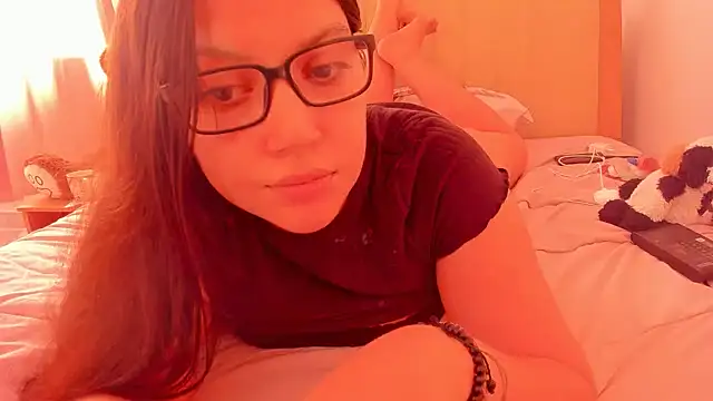 Snapshot of roniewester chatting on March 9, 2025, 3:27 pm roniewester online show from March 9, 2025, 3:27 pm