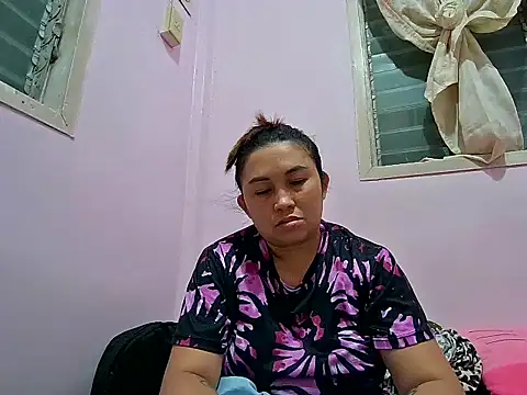 LalaiAsian online show from September 25, 2025, 2:23 pm