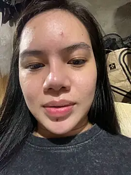 Hebefemme online show from December 20, 2025, 8:33 pm