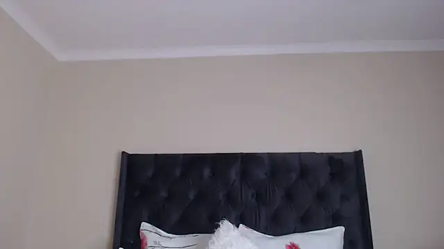 Snapshot of Sexynaughty_Gal chatting on February 19, 2026, 9:56 pm Sexynaughty Gal online show from February 19, 2026, 9:56 pm