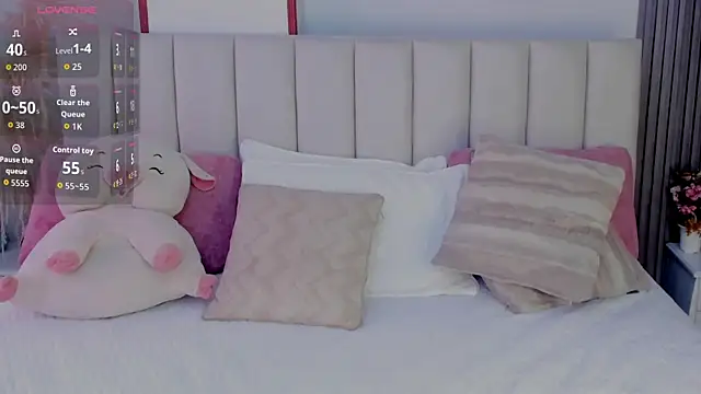 Skcarlet beckett online show from December 15, 2025, 4:24 pm