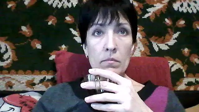 SunnyAmorre online show from November 18, 2025, 10:40 am