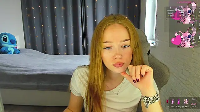 Hot Mia  online show from June 12, 2026, 9:07 am