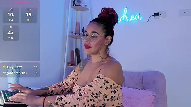 andrea lopezz  online show from March 7, 2025, 1:42 am