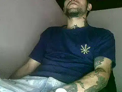 Christian Stiven1 online show from April 22, 2026, 6:47 pm