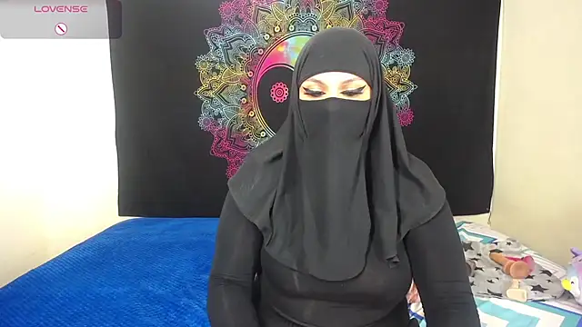 evelyn  salah online show from October 28, 2025, 9:58 pm