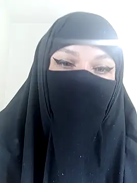 evelyn  salah online show from October 14, 2025, 4:07 pm