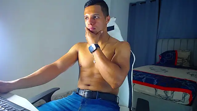 Snapshot of DavidAngell7 chatting on February 9, 2026, 4:21 am DavidAngell7 online show from February 9, 2026, 4:21 am