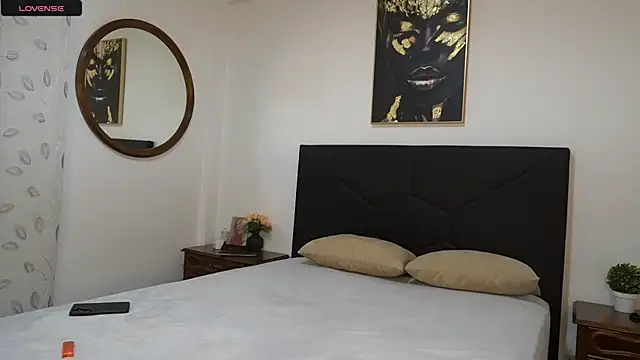 adellle online show from April 23, 2026, 9:49 am