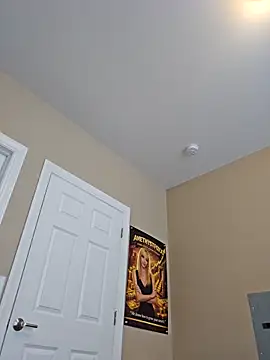 AmethystFoxx online show from April 16, 2026, 5:36 pm