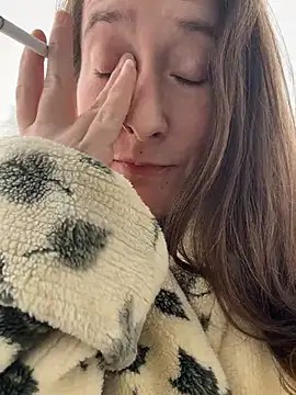 Mini And The Bear online show from March 25, 2026, 3:33 pm