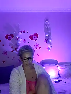 BellaBellaHot online show from November 7, 2025, 2:10 pm