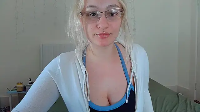 ashleyblaydex online show from March 18, 2026, 7:48 pm