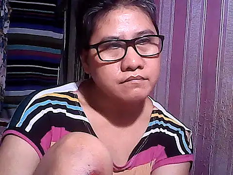 sweetsosie18 online show from November 28, 2025, 6:46 am