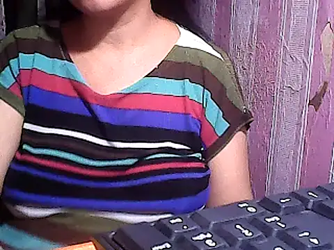 Snapshot of sweetsosie18 chatting on March 20, 2025, 5:04 pm sweetsosie18 online show from March 20, 2025, 5:04 pm