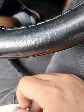 Soytuamigo8 online show from September 19, 2025, 6:01 pm