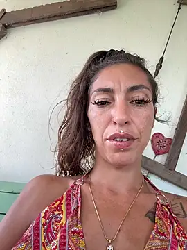 Snapshot of amanilouve chatting on May 29, 2026, 1:39 pm amanilouve online show from May 29, 2026, 1:39 pm