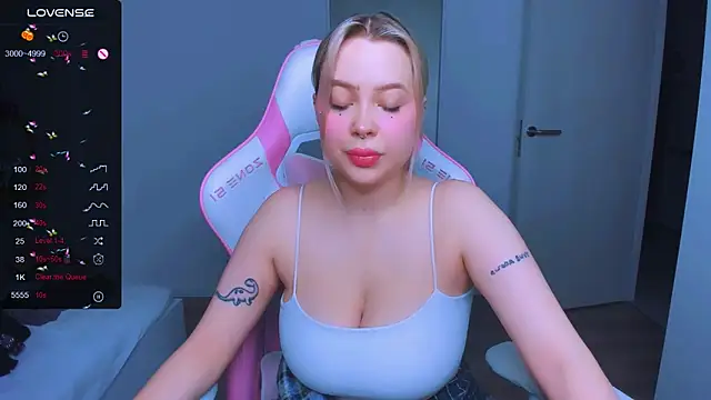 MonaLauu online show from February 25, 2025, 11:48 pm