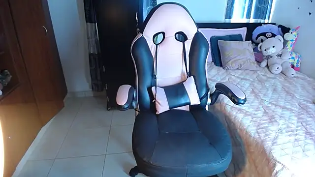 Snapshot of violeta_campbell chatting on February 14, 2026, 7:25 pm violeta campbell online show from February 14, 2026, 7:25 pm