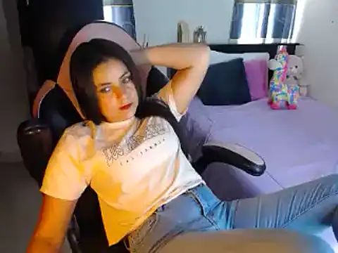 Snapshot of violeta_campbell chatting on February 21, 2025, 7:21 pm violeta campbell online show from February 21, 2025, 7:21 pm