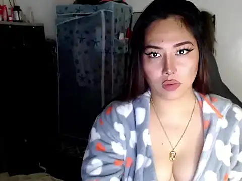 urqueendominant online show from September 17, 2025, 3:52 am