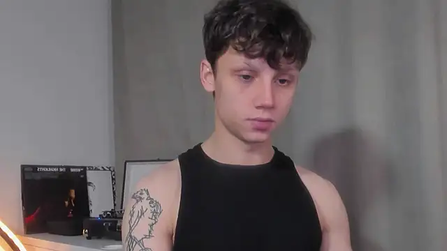 Snapshot of Nicky_neal chatting on December 12, 2024, 12:38 am Nicky neal online show from December 12, 2024, 12:38 am