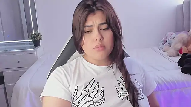 Alyaa s online show from March 22, 2025, 5:41 pm