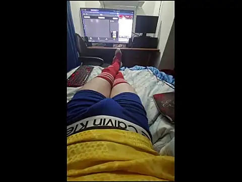 ALBEIROFOOTBALL1992 online show from July 15, 2026, 3:13 am